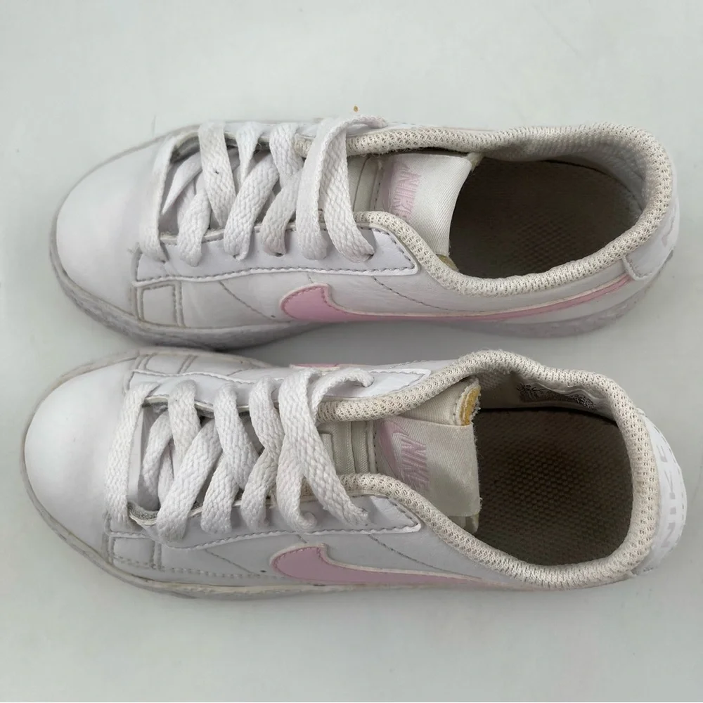 Nike Girls Blazer Low-SZ 12 C-White Pink Swoosh Lace-Up Leather Athletic Sneaker